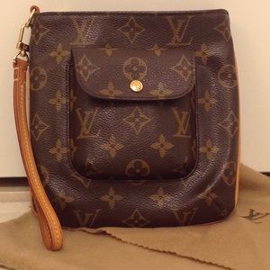 LOUIS VUITTON WRISTLET CLUTCH HANDBAG EUC MONOGRAM